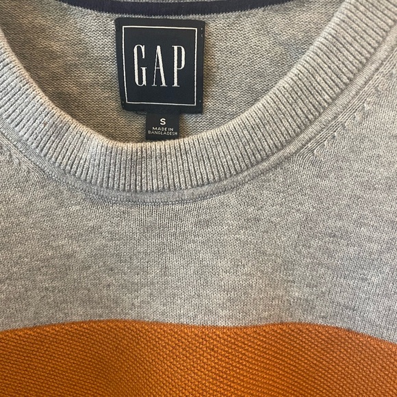 GAP multi color sweater - Small - Like New! - Picture 3 of 4